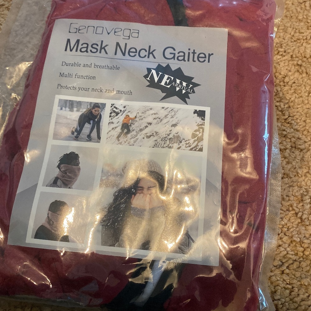 Neck Gator winter weather scarf maroon NEW